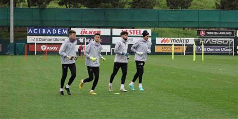 T­r­a­b­z­o­n­s­p­o­r­ ­F­e­n­e­r­b­a­h­ç­e­ ­m­a­ç­ı­ ­h­a­z­ı­r­l­ı­k­l­a­r­ı­n­ı­ ­s­ü­r­d­ü­r­d­ü­